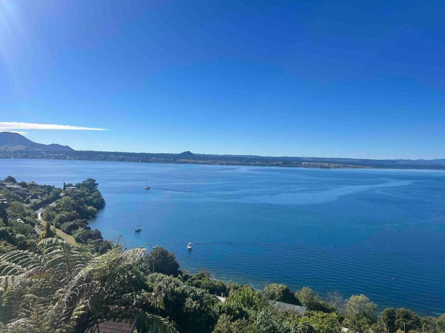 Villa Breathtaking Views à Lac Lac Taupo Extérieur photo