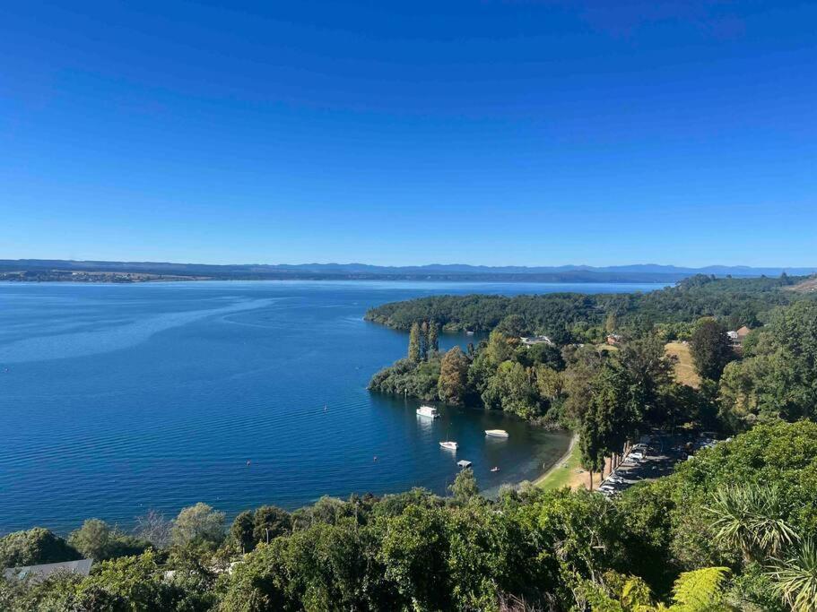 Villa Breathtaking Views à Lac Lac Taupo Extérieur photo